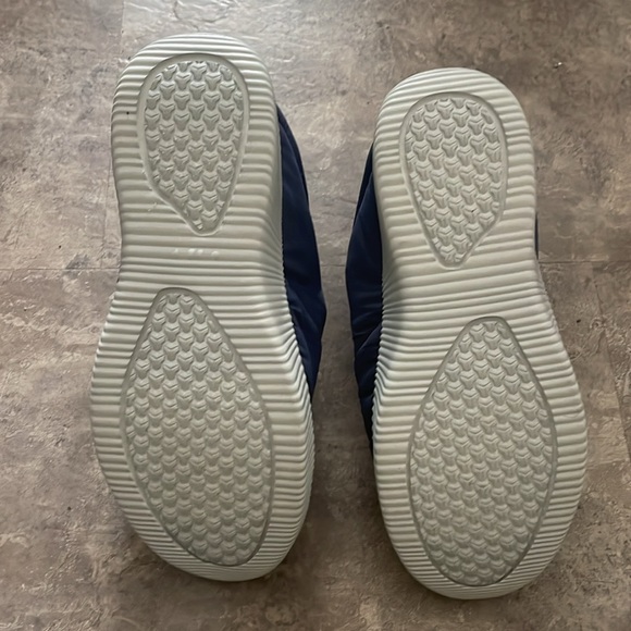 Lands’ End Quilted Booties - Picture 6 of 6